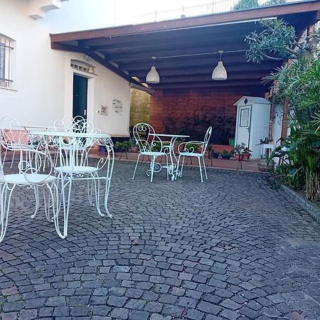 B&B Ai Tre Archi Spotorno Exterior photo