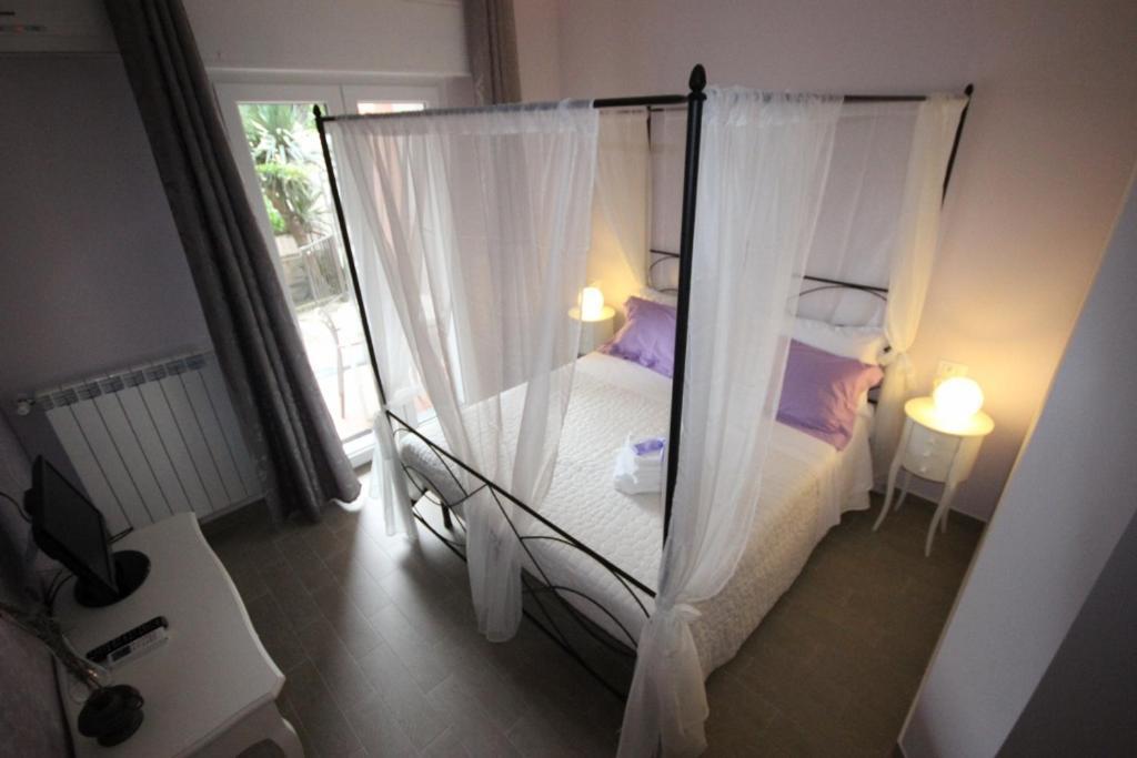 B&B Ai Tre Archi Spotorno Exterior photo