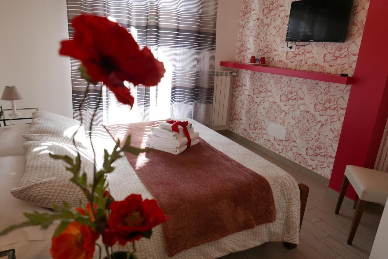 B&B Ai Tre Archi Spotorno Exterior photo